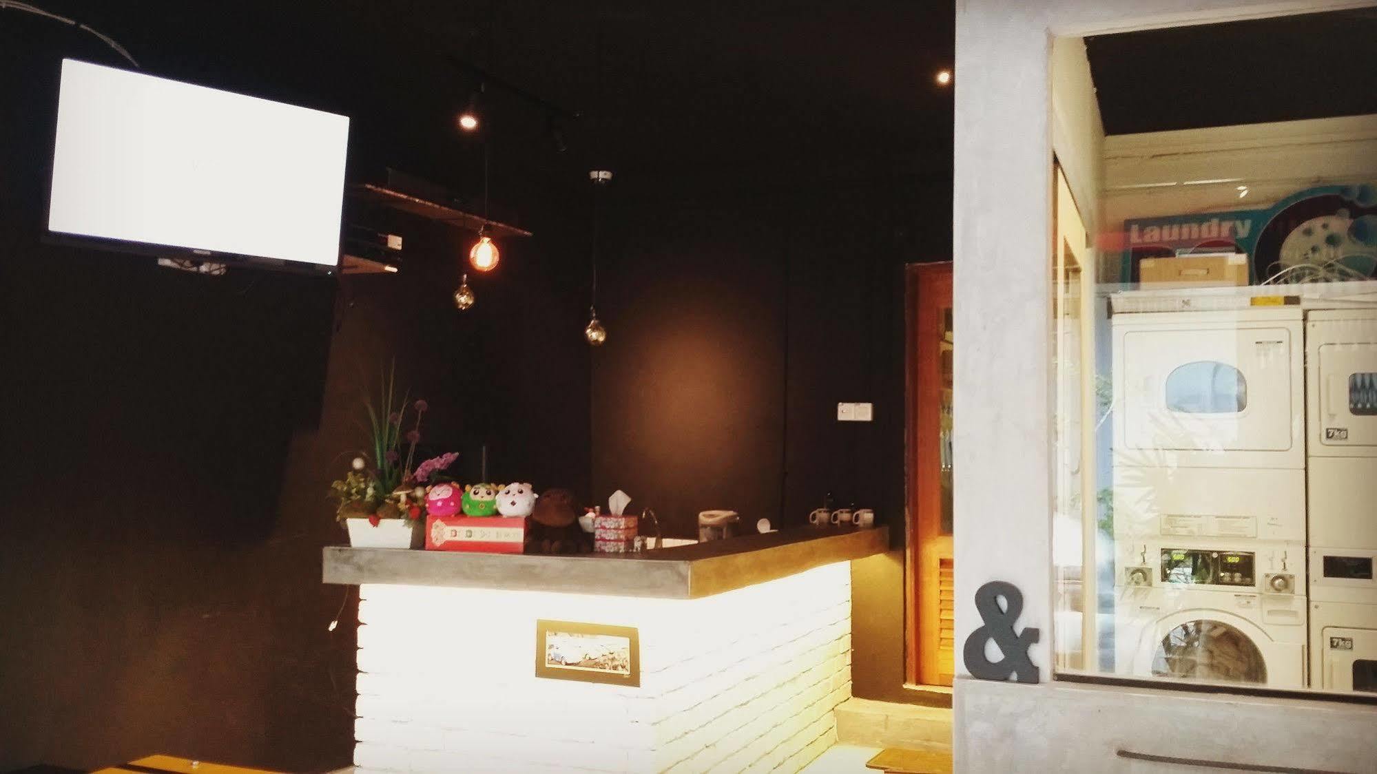 Monkey Motel Cafe ملقا المظهر الخارجي الصورة