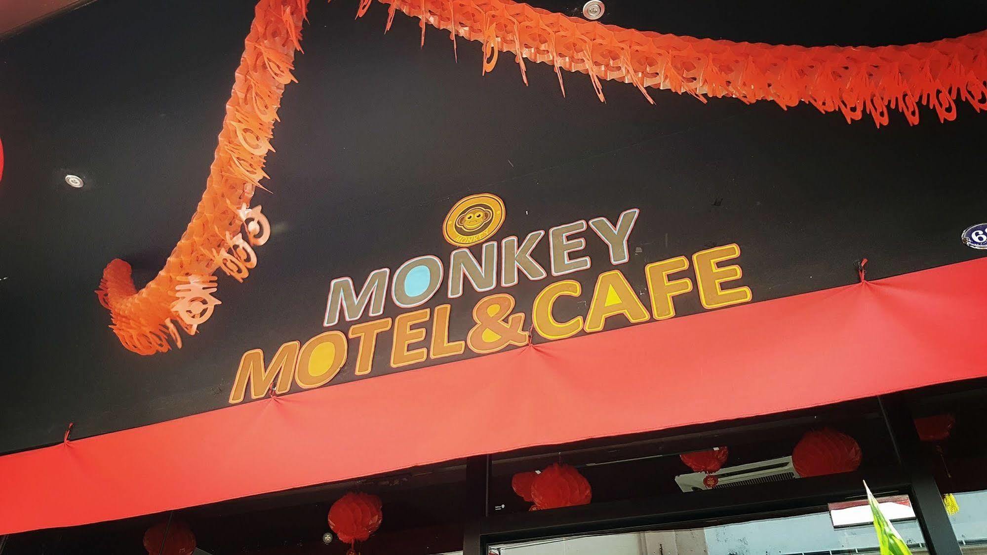 Monkey Motel Cafe ملقا المظهر الخارجي الصورة
